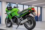 Kawasaki KLE500 2026 experiencia de conducción cómoda y dinámica