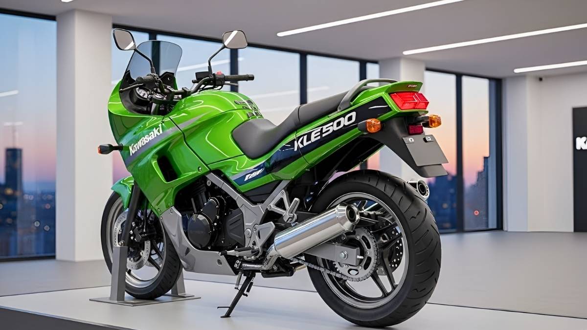 Kawasaki KLE500 2026 experiencia de conducción cómoda y dinámica